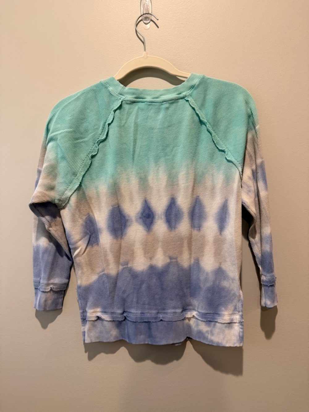 Simply Southern Mint & Light Blue Tie-Dye Thermal Shirt Size M-fits like a small - Picture 7 of 7